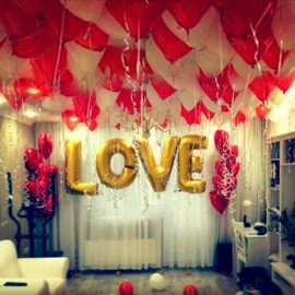Оформление комнаты "LOVE"