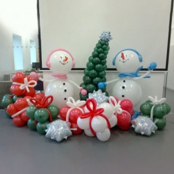 Снеговики с подарками и ёлкой
